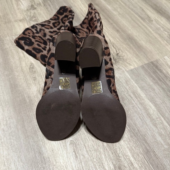 Leopard women's size 8 heeled‎ boots 3 inch heel. - Picture 7 of 7
